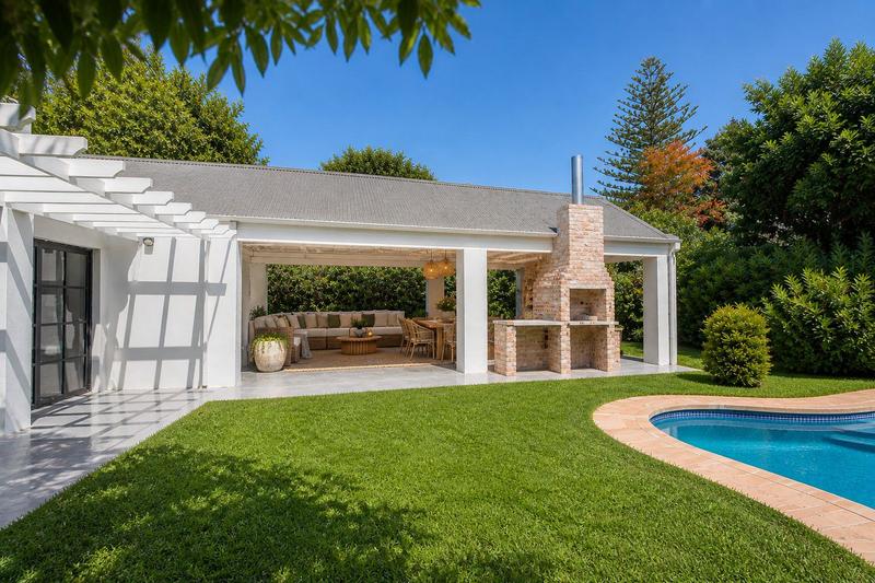 4 Bedroom Property for Sale in Constantia Western Cape